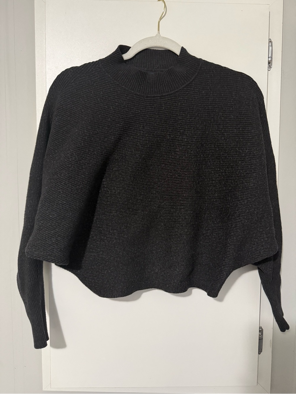123. Zara Knit Ribbed Dolman Sleeve Black/Grey Sweater Medium